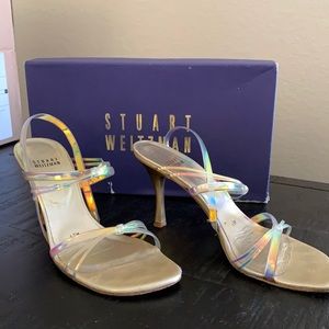 Iridescent strapping gold heels